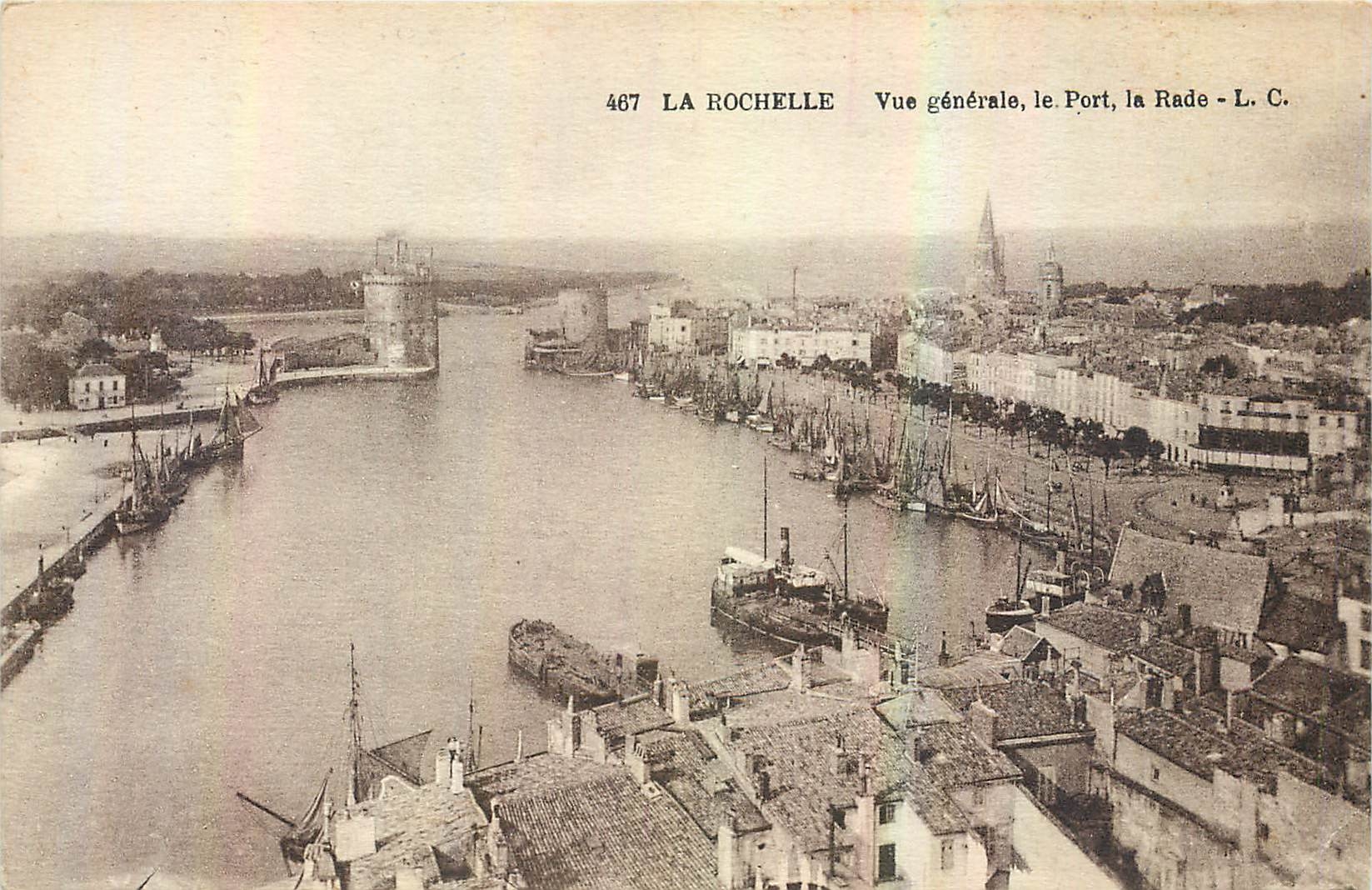 CPA La Rochelle Vue generale le Port la Rade 