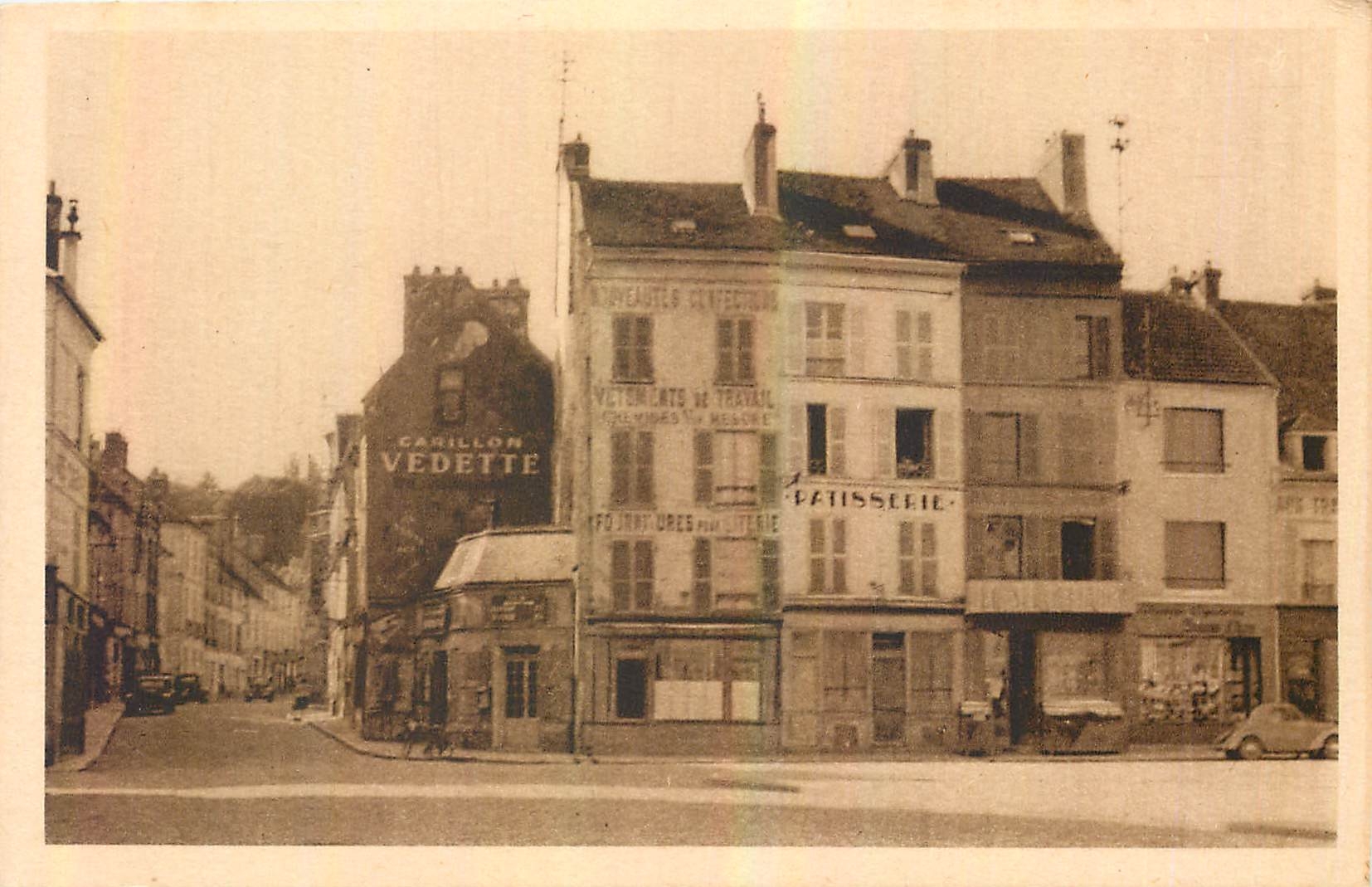 CPA La Ferte sous Jouarre La Place et la Rue de la Gare 