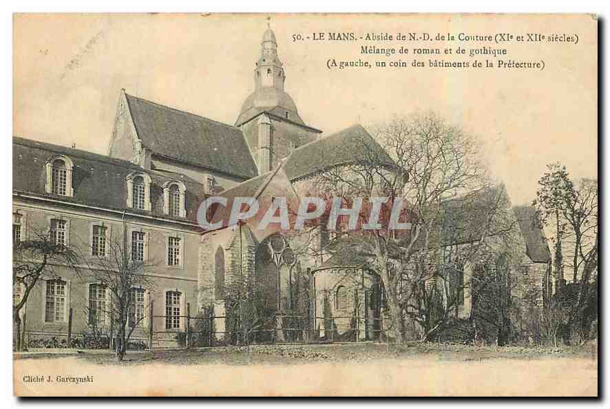 CPA Le Mans Abside de N D de la Conture XI et XII siecle Melange de Roman et de gothique a Gauche un