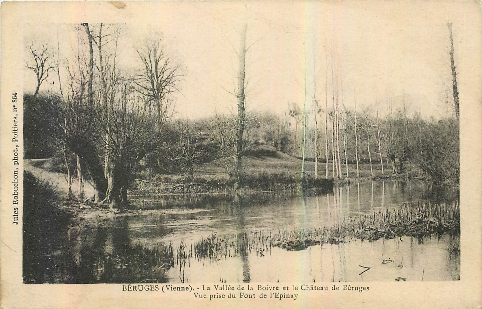CPA Beruges Vienne la Vallee de la Boivre et le Chateau de Beruges vue prise du Pont de l'Epinay 