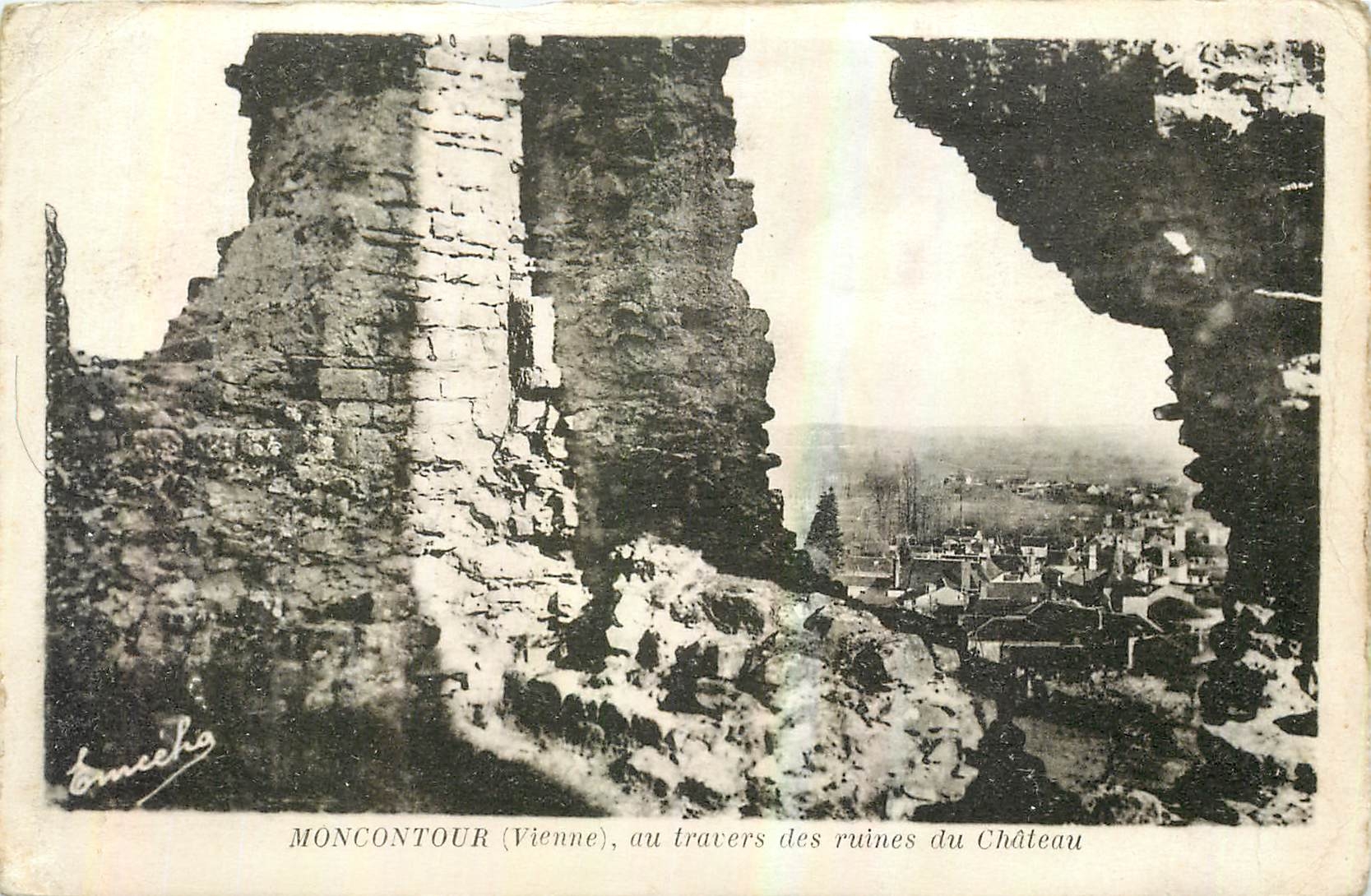 Moncontour (Vienne) — vue à travers les ruines du château — éditeur Bruneck