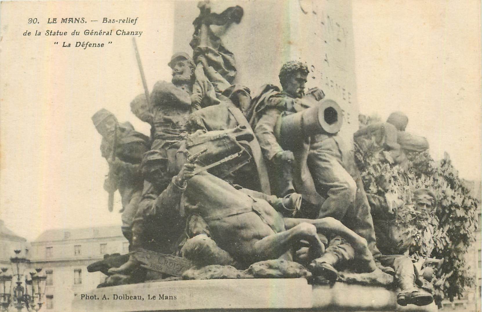 CPA Le Mans Bas Relief de la statue du General Chanzy la Defense 