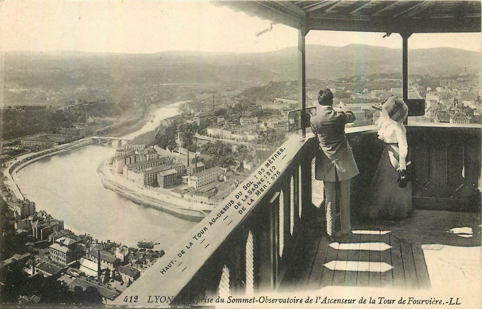 Lyons — Vue panoramique depuis l'observatoire de l'ascenseur de la Tour de Fourvière — LL n°412
