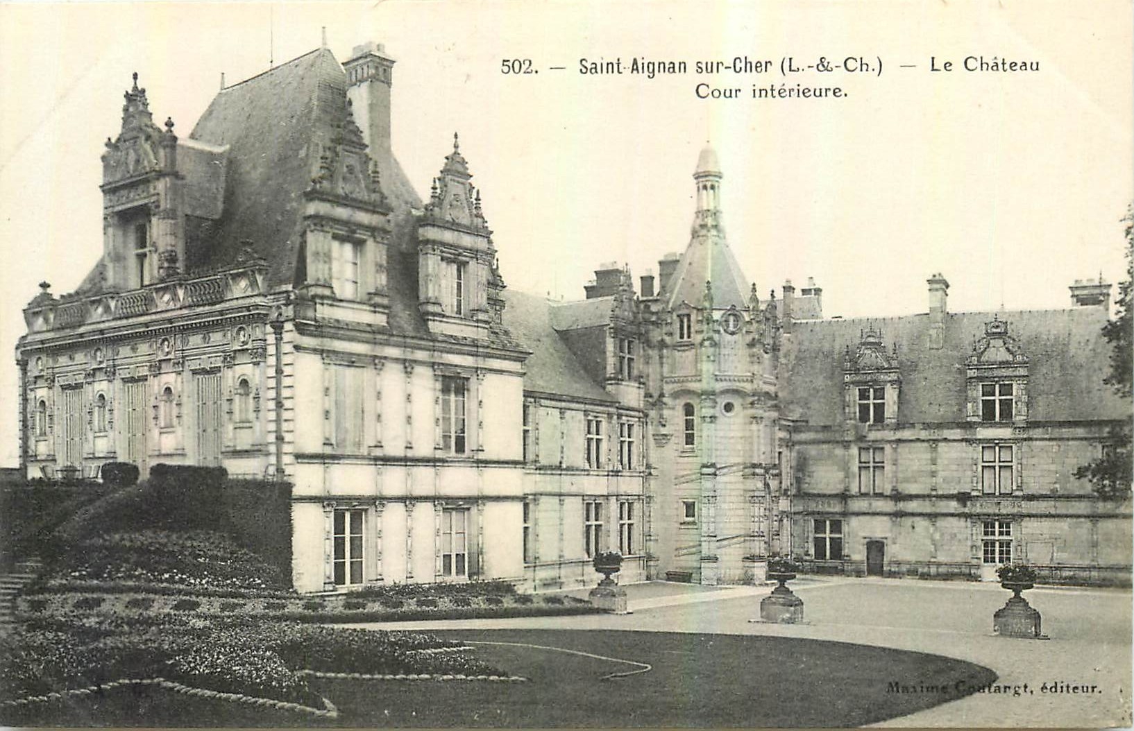 Saint-Aignan-sur-Cher — Le Château — Cour intérieure — Maxime Coutargt, éditeur, n°502