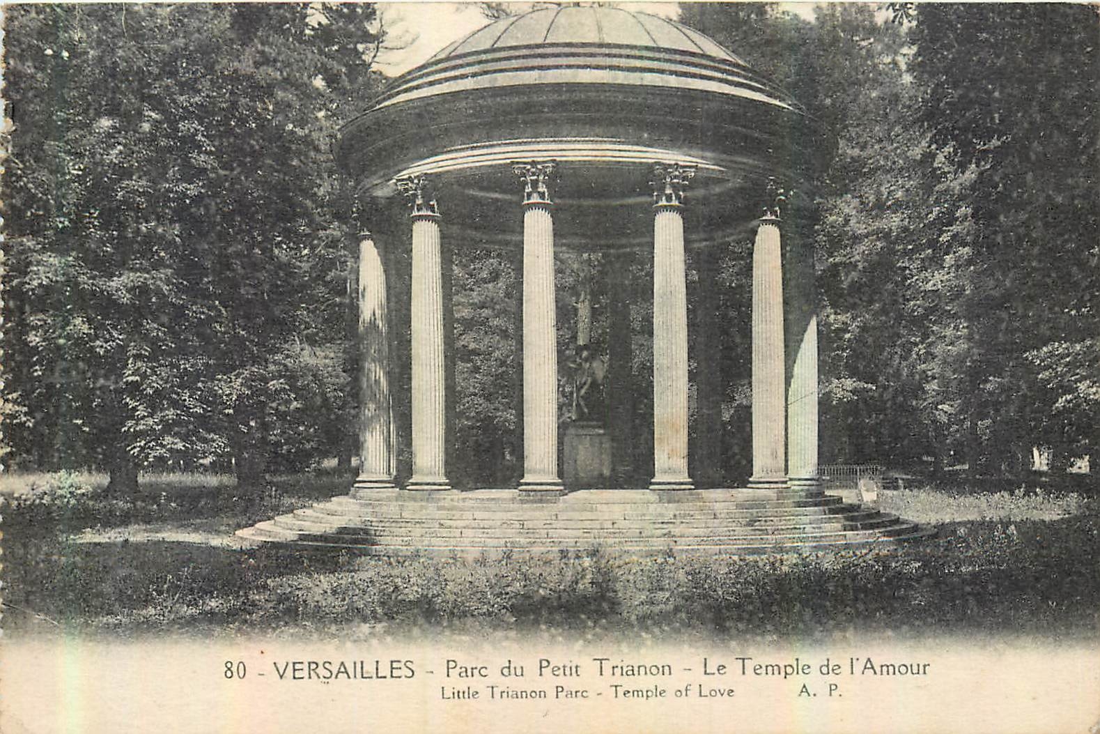 CPA Versailles parc du petit trianon le temple de l'Amour 