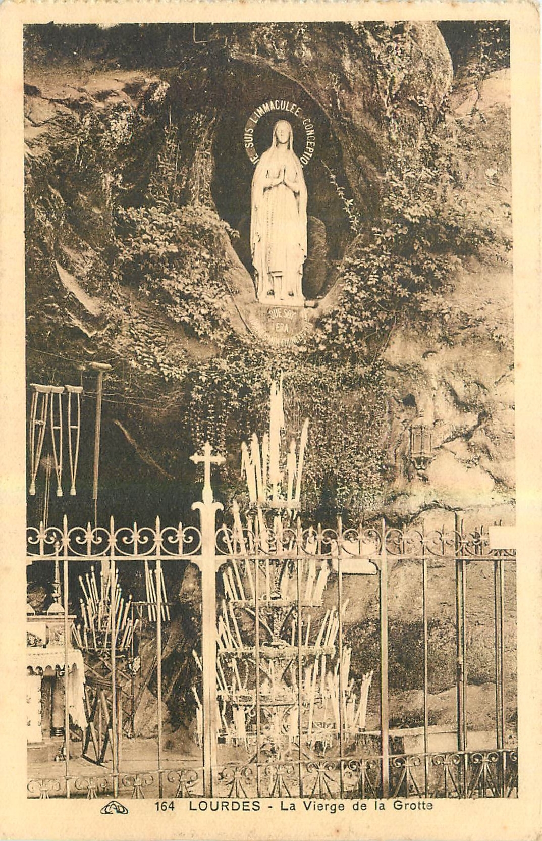 CPA Lourdes la Vierge de la Grotte 