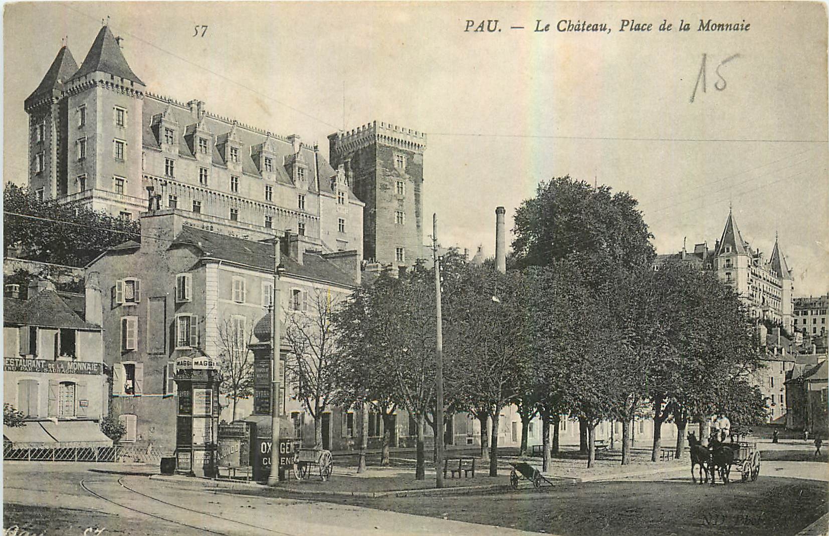 CPA Pau le Chateau Place de la Monnaie 