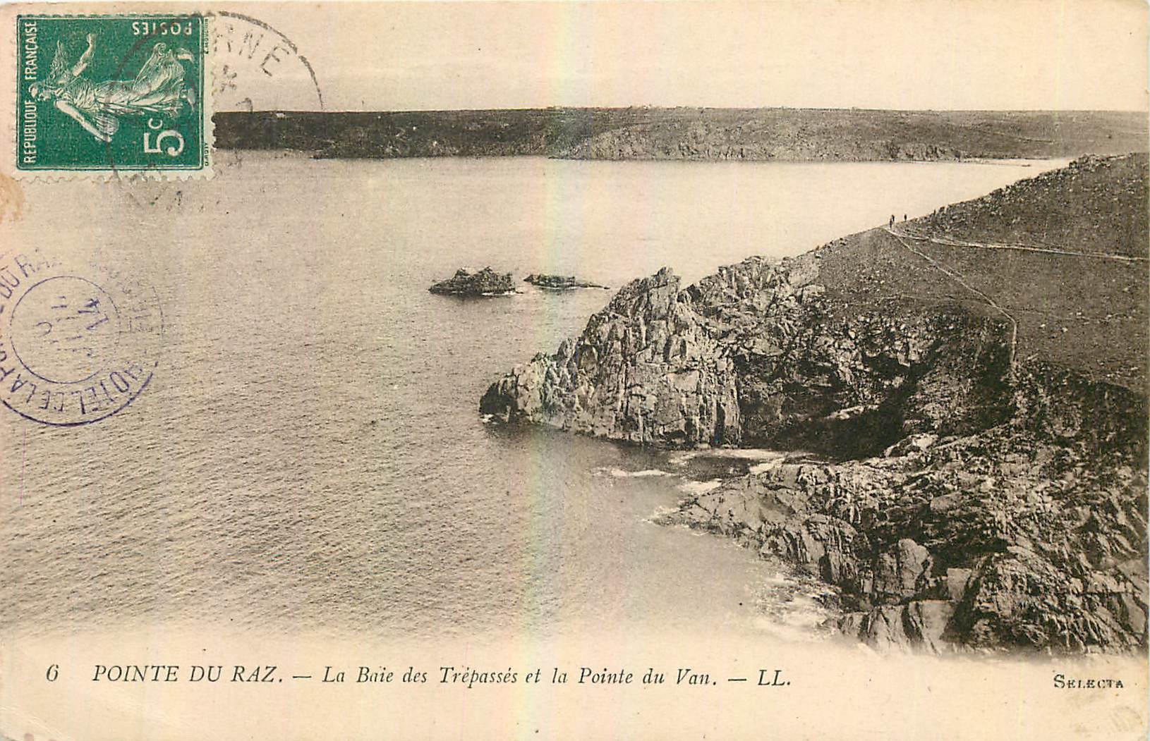 CPA La Pointe du Raz la Baie des Trapasses et la Pointe du Van 