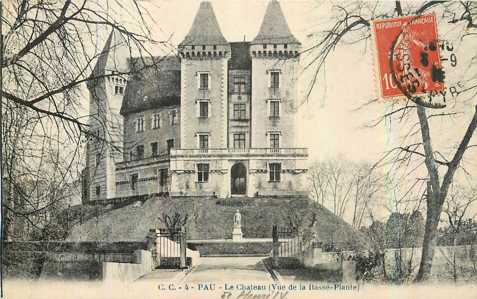 Pau - Le Château (Vue de la Basse-Plante) — C.C. - 4 — éditeur S. Huret