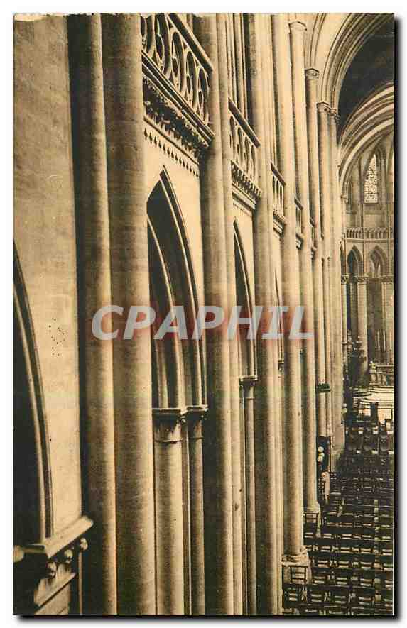 CPA Cathedrale de Coutances perspective sur la Nef 