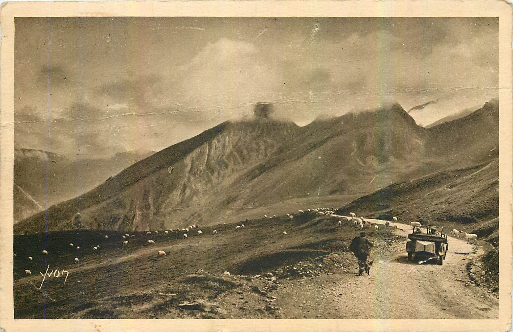 CPA La Douce France les Pyrenees au sommet du col 