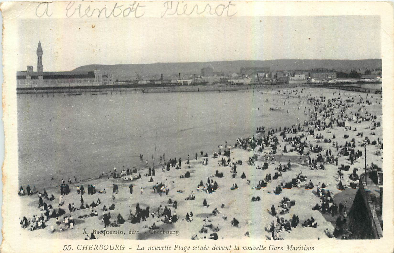 CPA Cherbourg la nouvelle plage situee devant la nouvelle Gare Maritime 