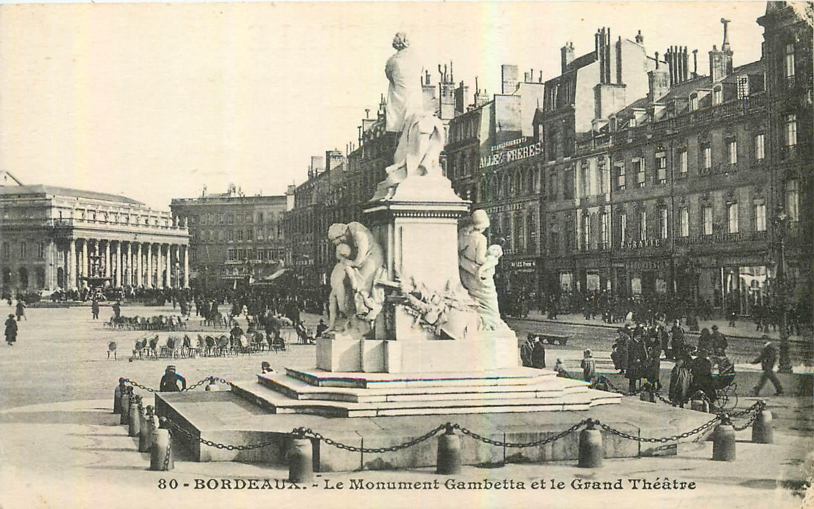 CPA Bordeaux le Monument Gambetta et le Grand Theatre 