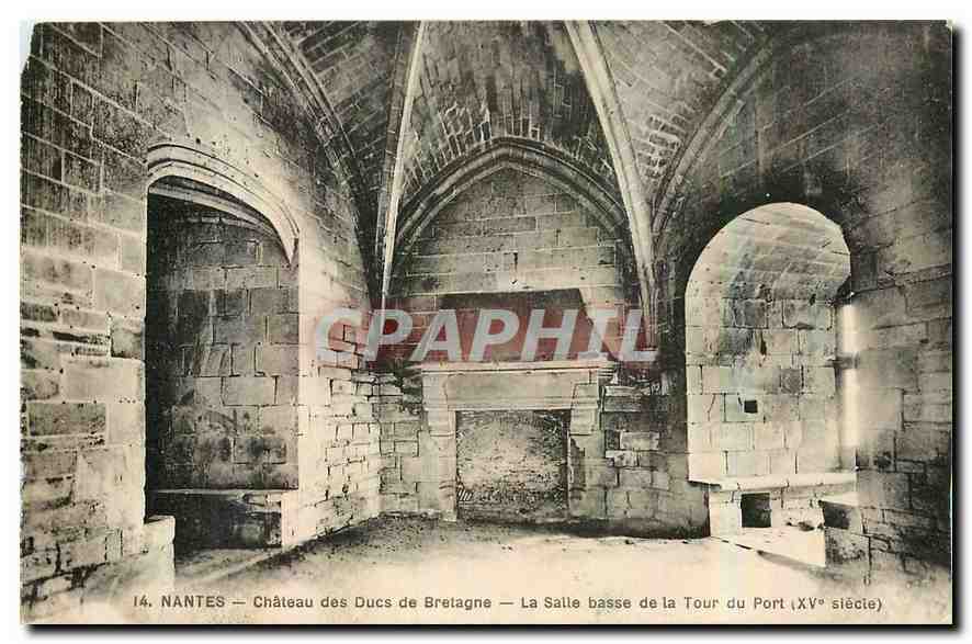 CPA Nantes Chateau des Ducs de Bretagne La Salle basse de la Tour du Port 