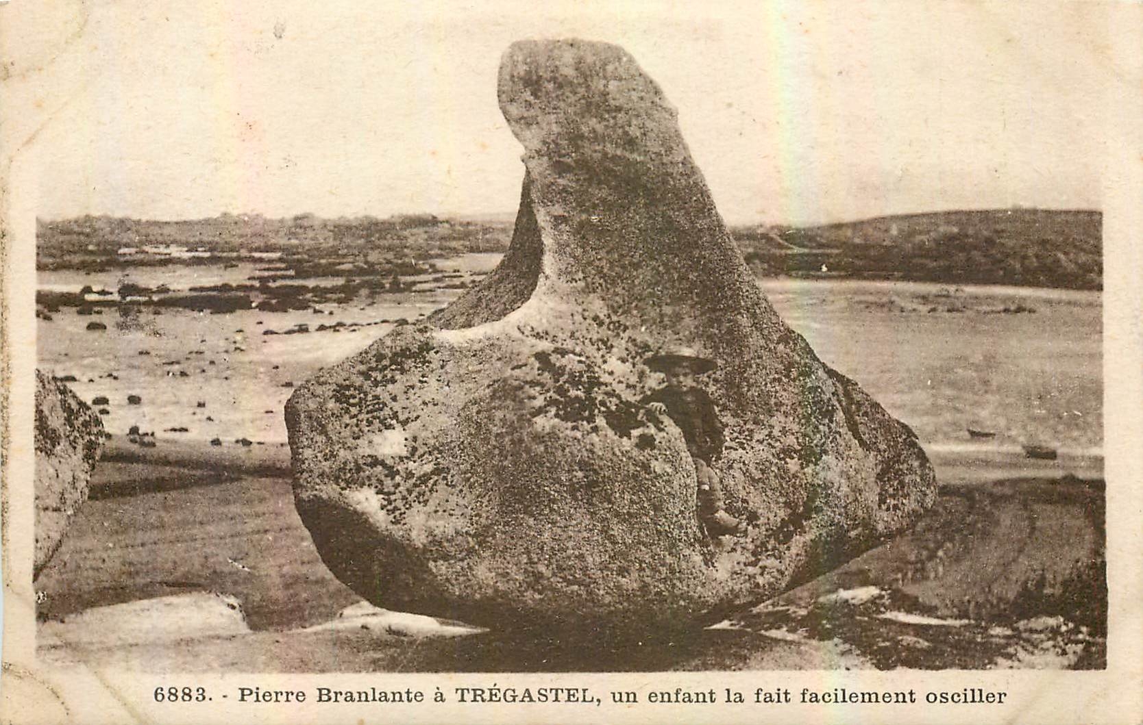 CPA Pierre Branlante a Tregastel un enfant la fait facilement osciller 