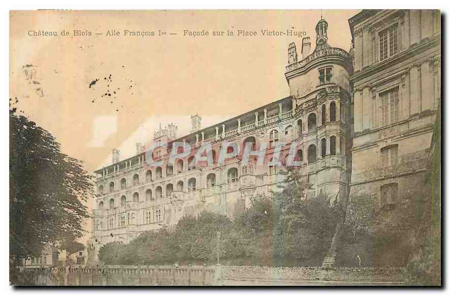 Schloss Blois — Flügel von François I. — Fassade auf der Place Victor-Hugo