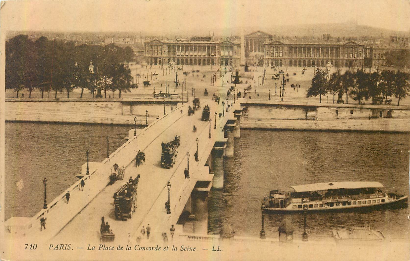 CPA Paris La Place de la Concorde et la Seine 