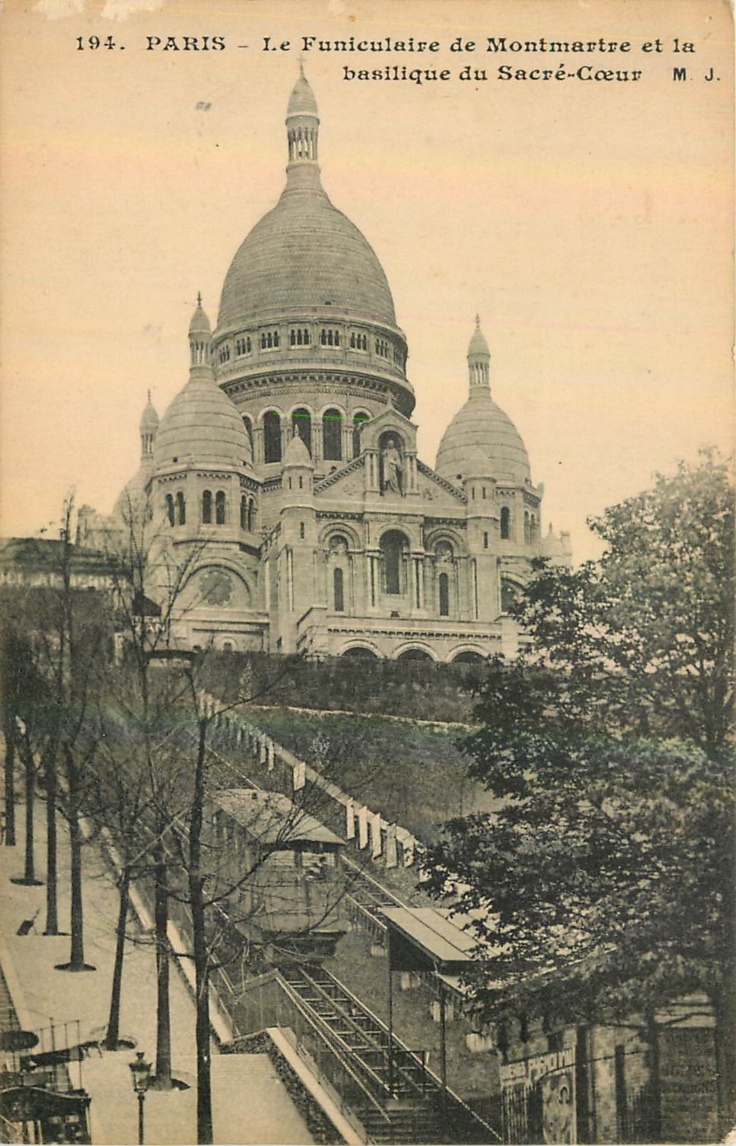CPA Paris Le Funiculaire de Montmartre et la basilique du Sacre Coeur 