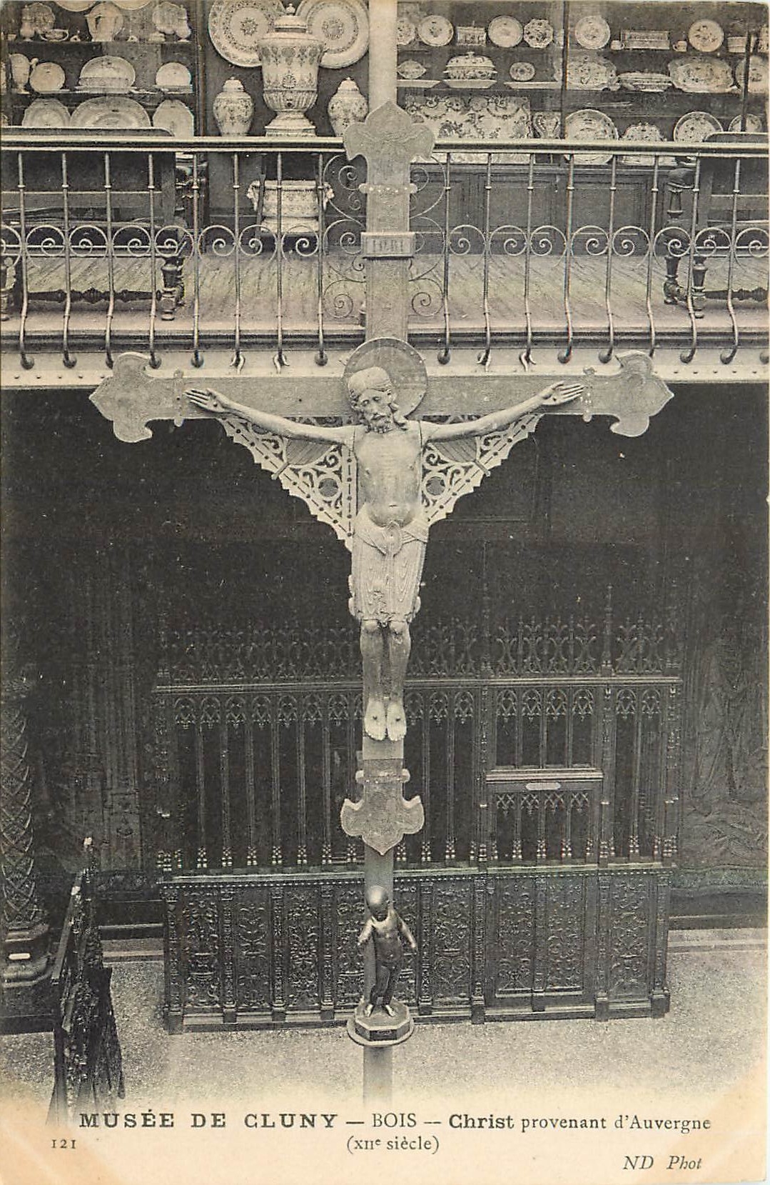 CPA Musee de Cluny Bois Christ provenant d'Auvergne 