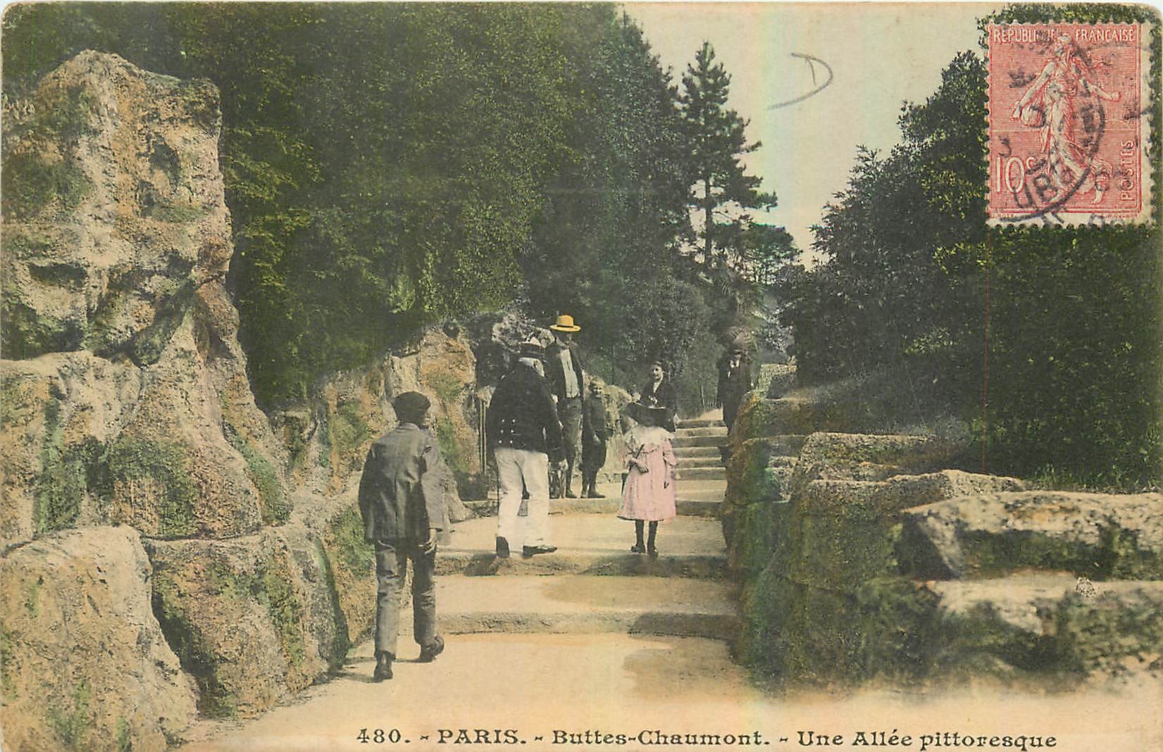 CPA Paris Buttes Chaumont Une Allee Pittoresque 