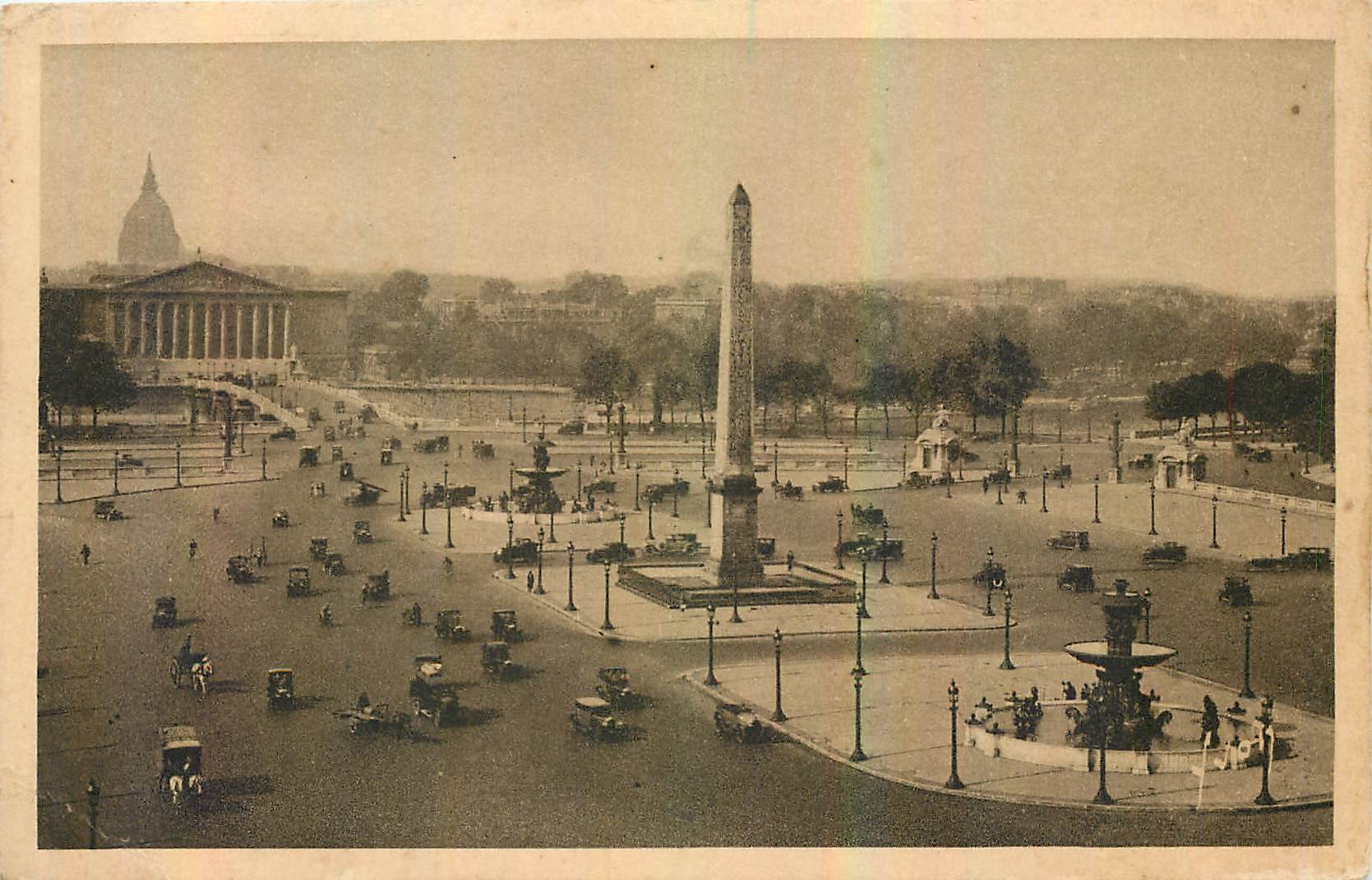 CPA Paris en Flanant La place de la Concorde 
