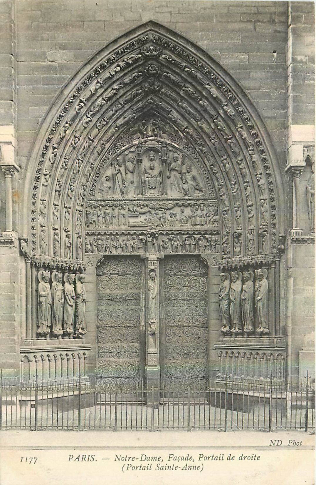 CPA Paris Notre Dame Facade Portail de droite 