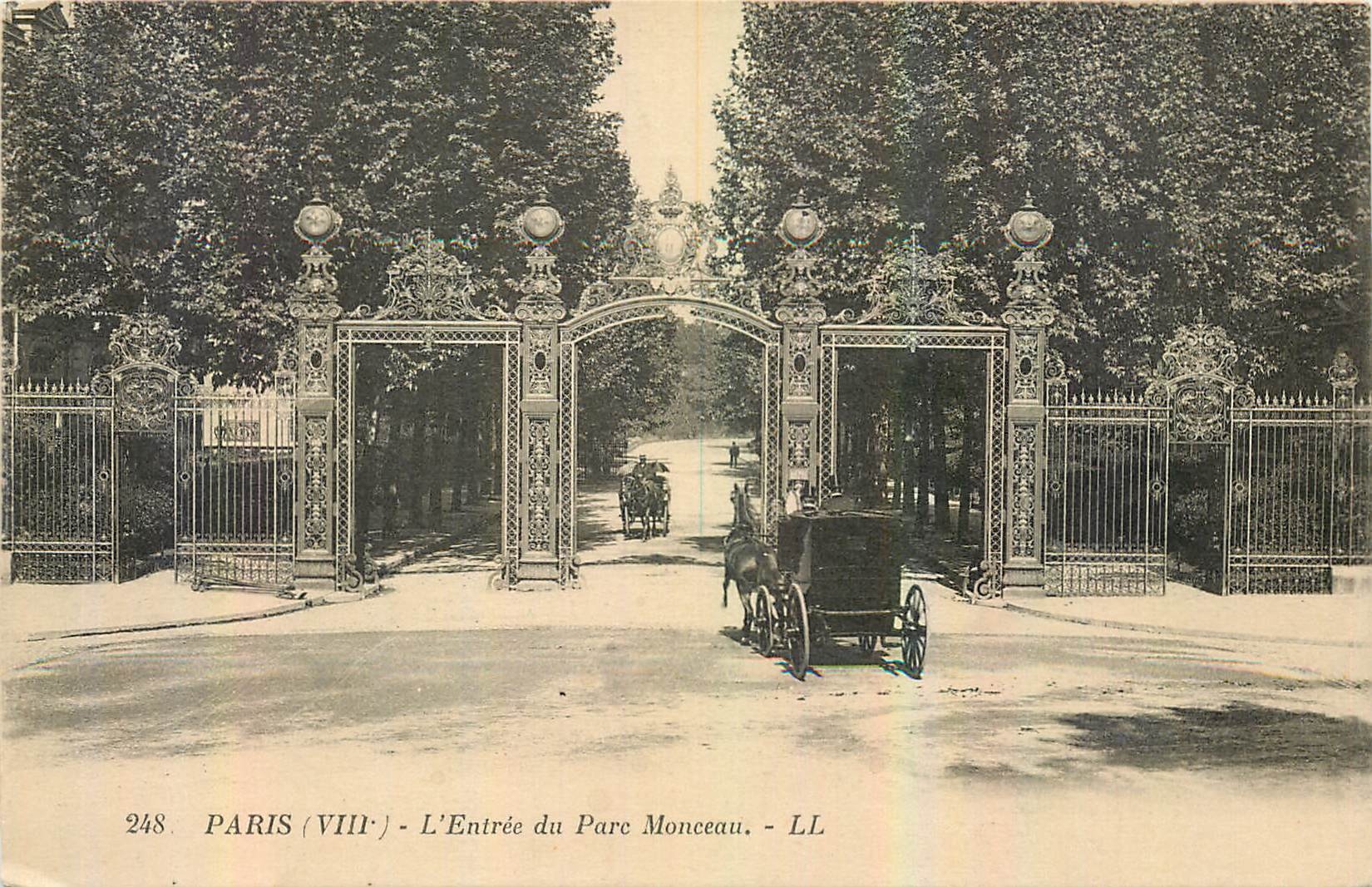 CPA Paris l'Entree du Parc Monceau 