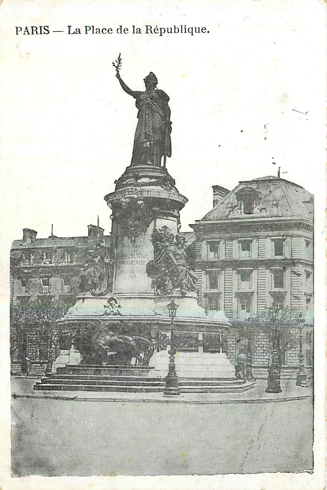 CPA Paris La Place de la Republique 