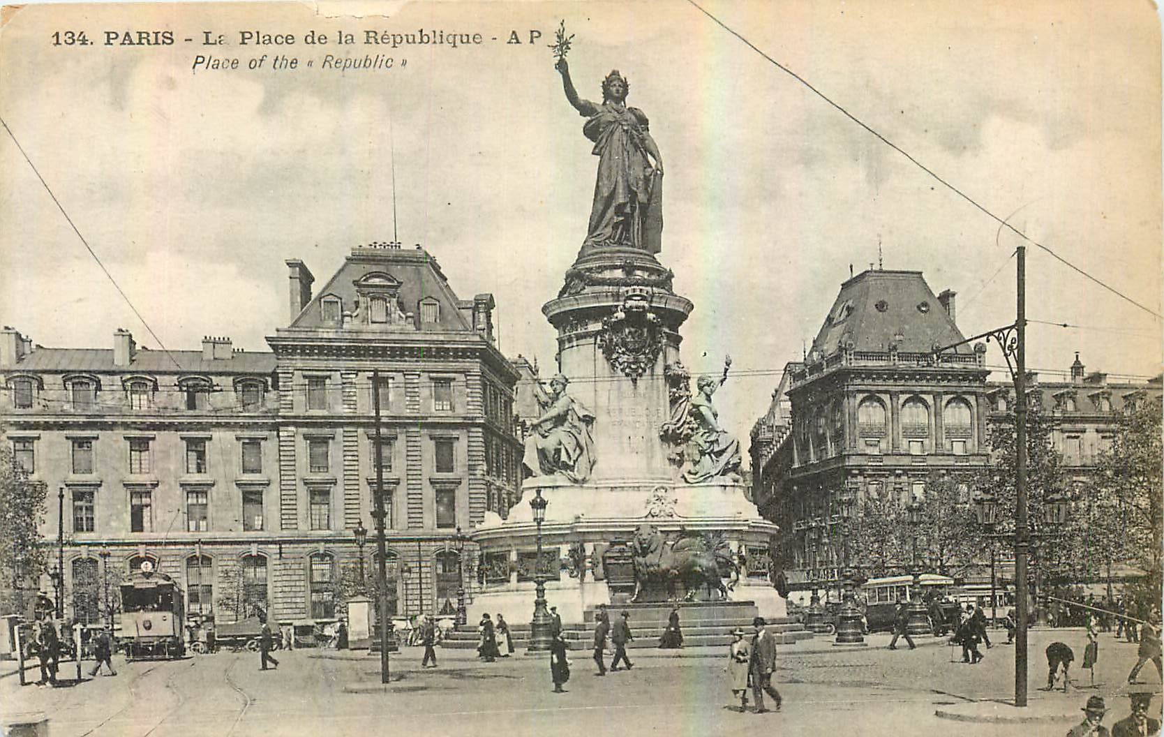CPA Paris La Place de la Republique 