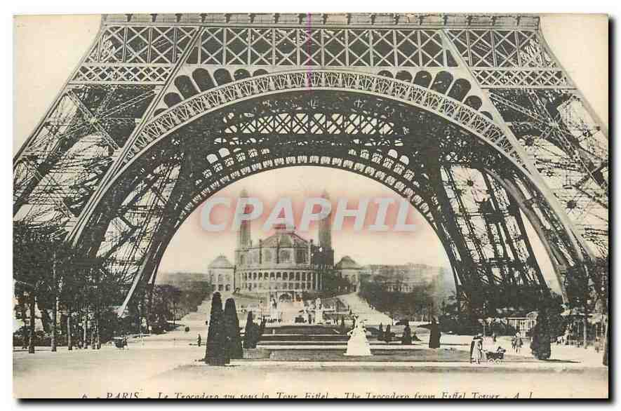 CPA Paris Le Trocadero vue sous la Tour Eiffel 