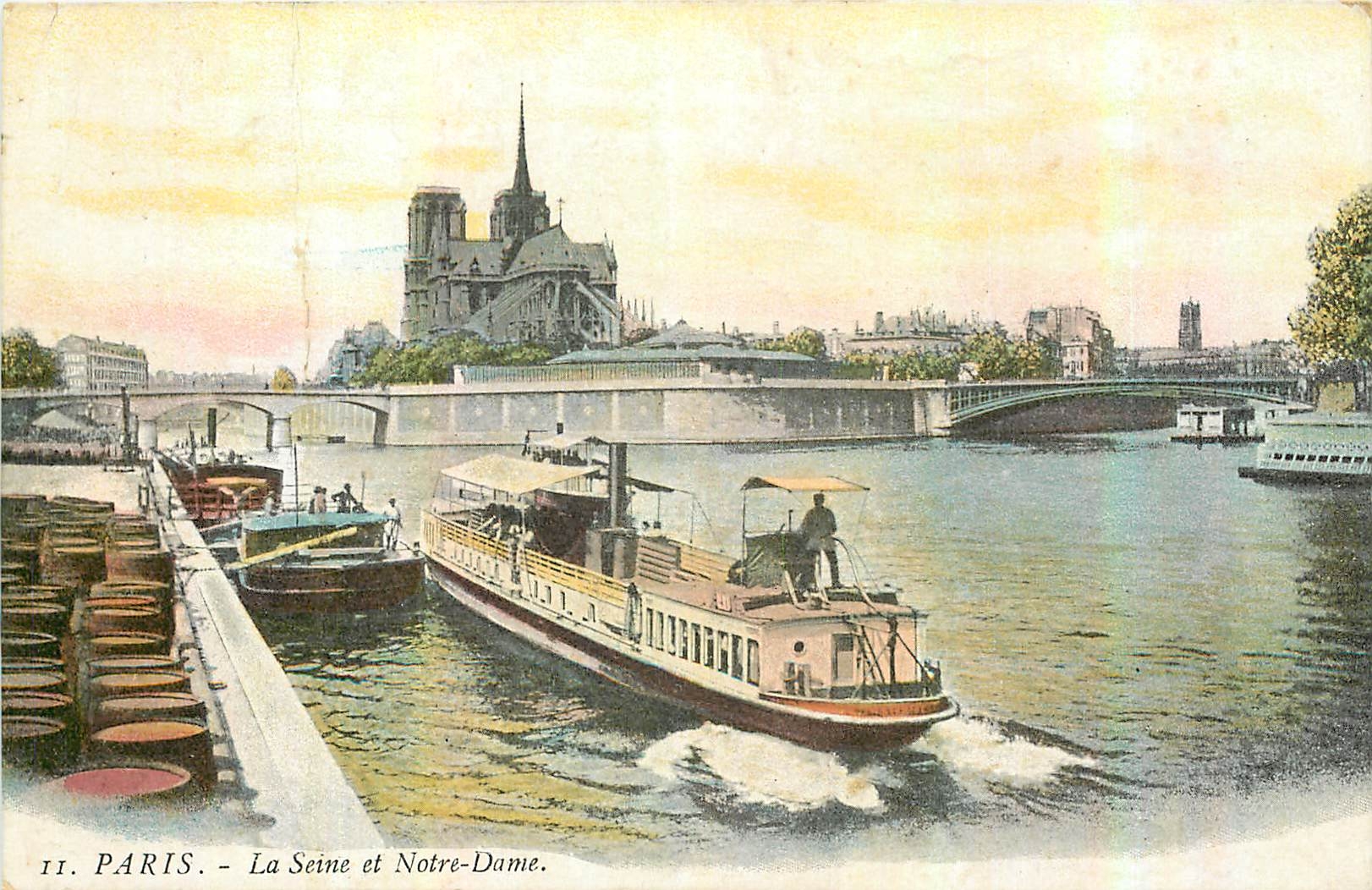 CPA Paris La Seine et Notre Dame Bateau