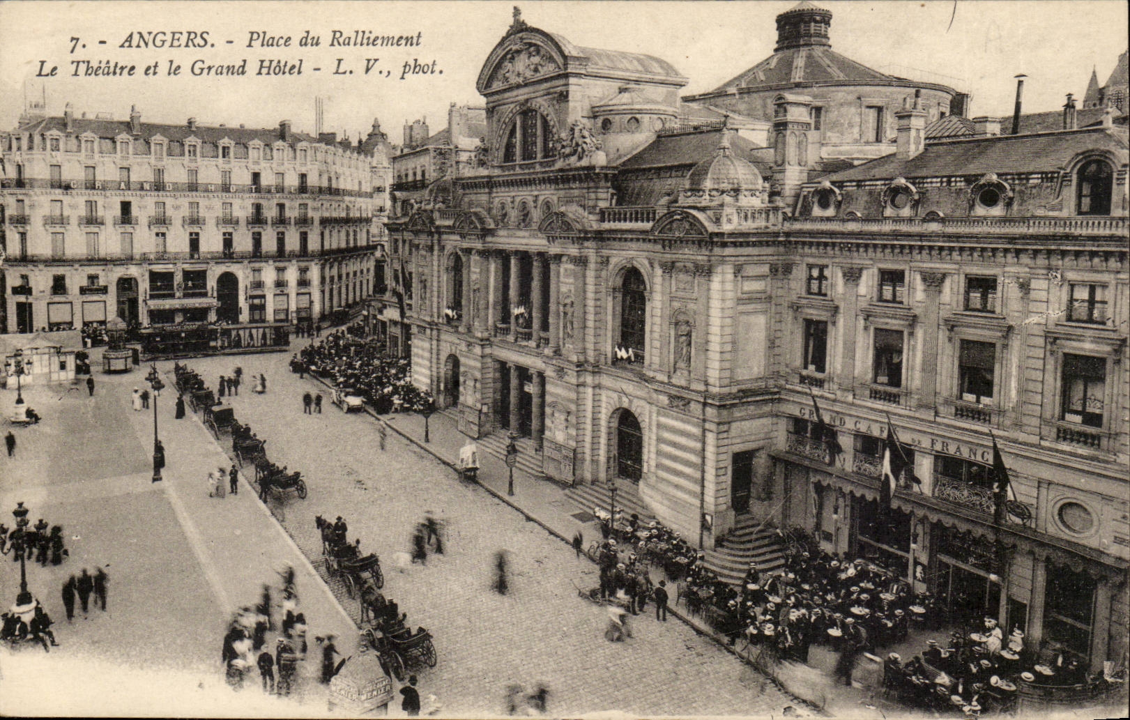 angers CPA Place du Ralliement Le theatre et le grand hotel
