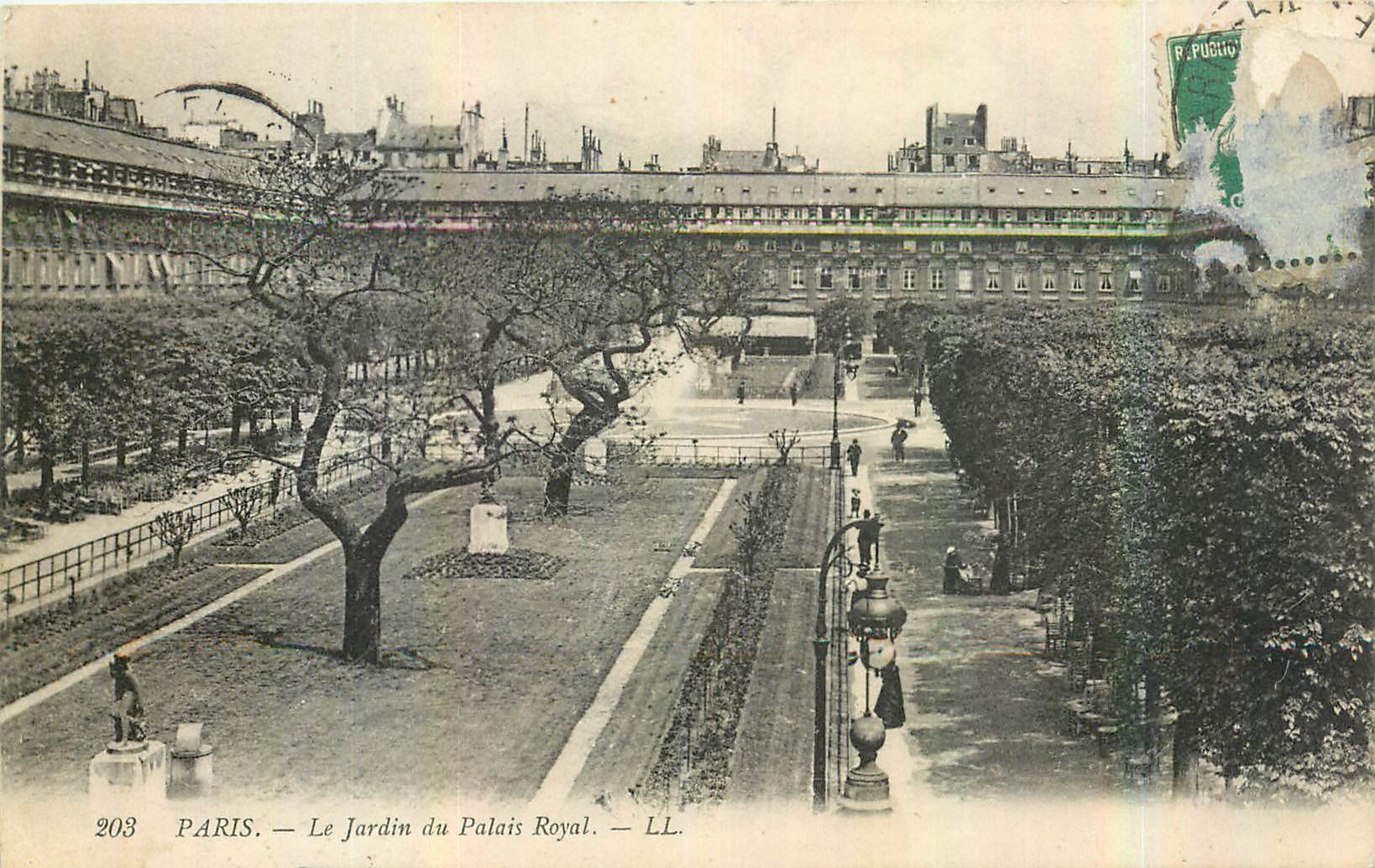 CPA Paris le Jardin du Palais Royal 