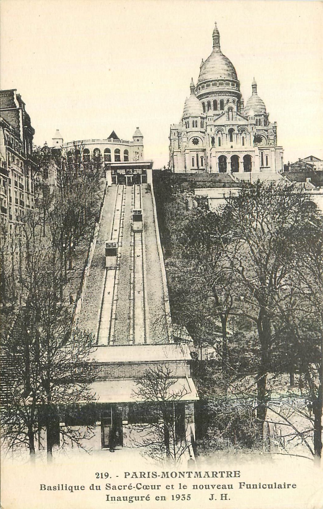 CPA Paris Montmartre Basilique du Sacre Coeur et le Nouveau funiculaire inaugure en 1935 