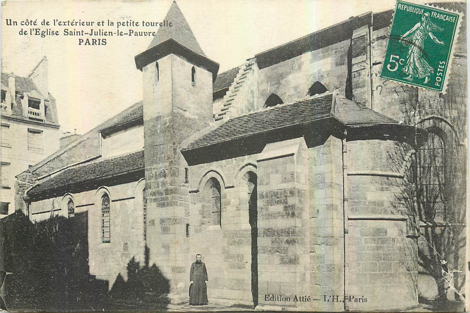 CPA Paris un Cote de l'exterieur et la Petite Tourelle de l'eglise Saint Julien le Pauvre 