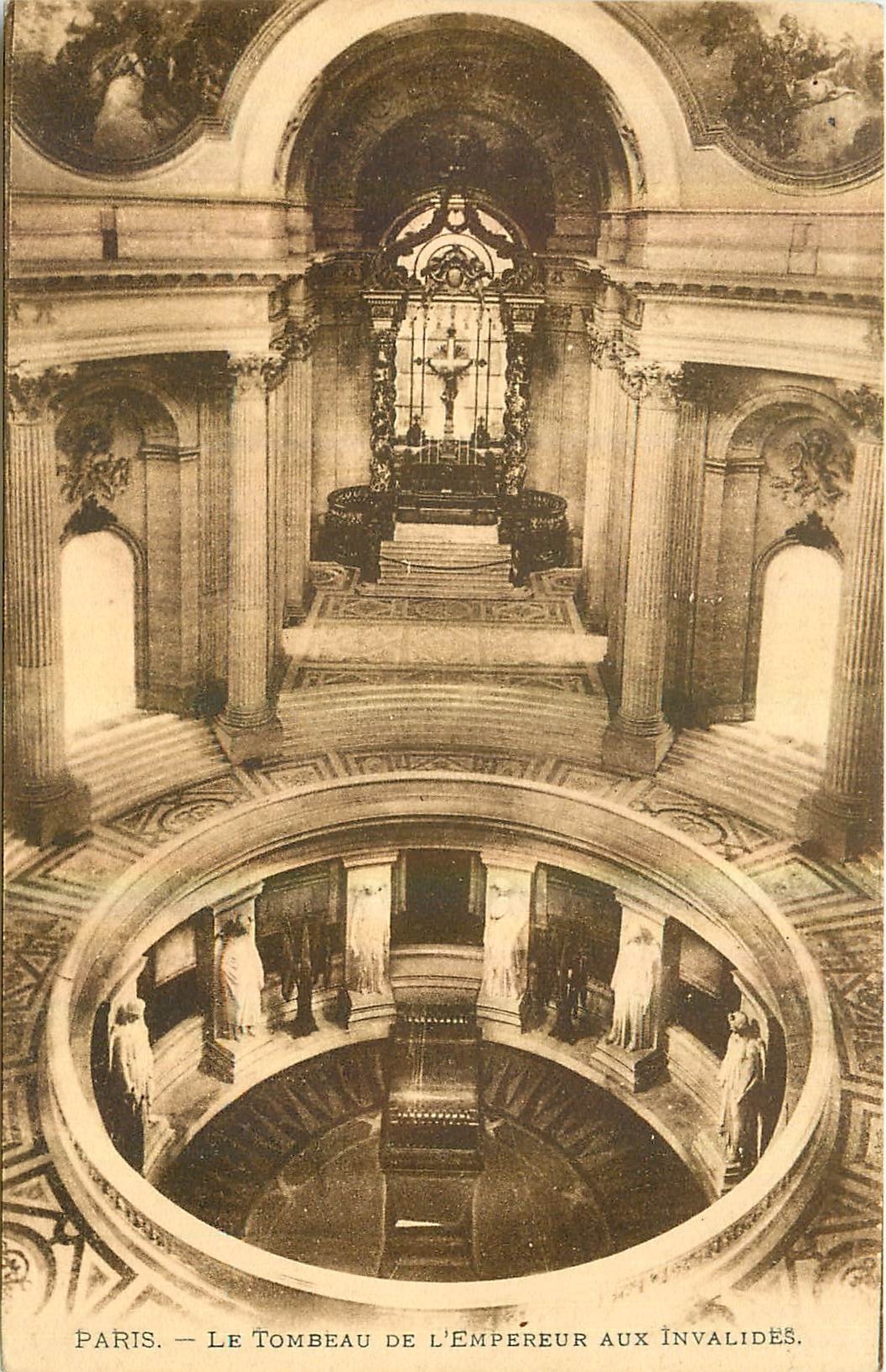 CPA Paris le Tombeau de l'Empereur aux Invalides 