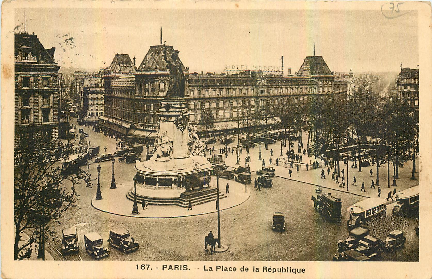 CPA Paris la place de la Republique 