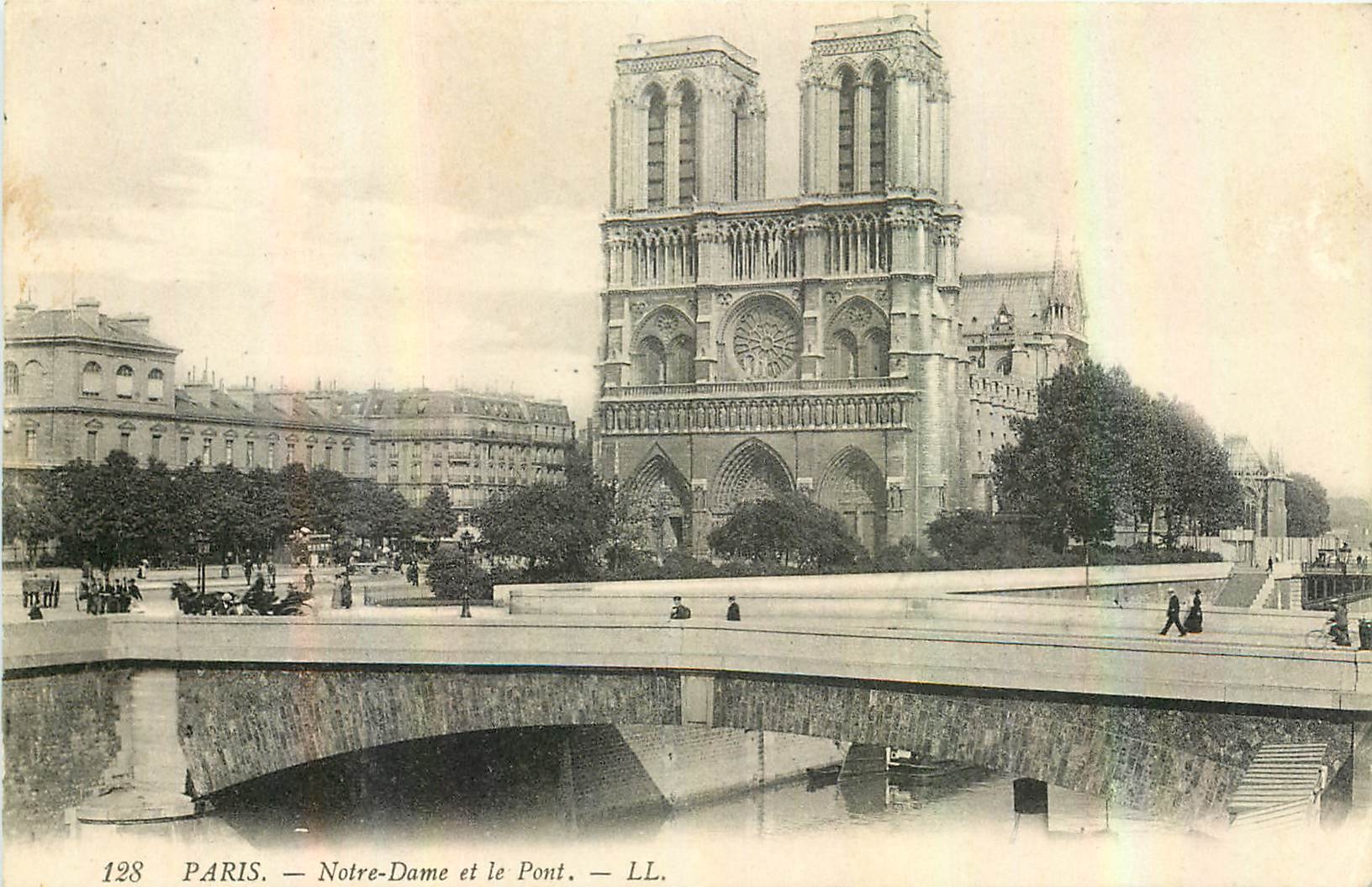 CPA Paris Notre Dame et le Pont 