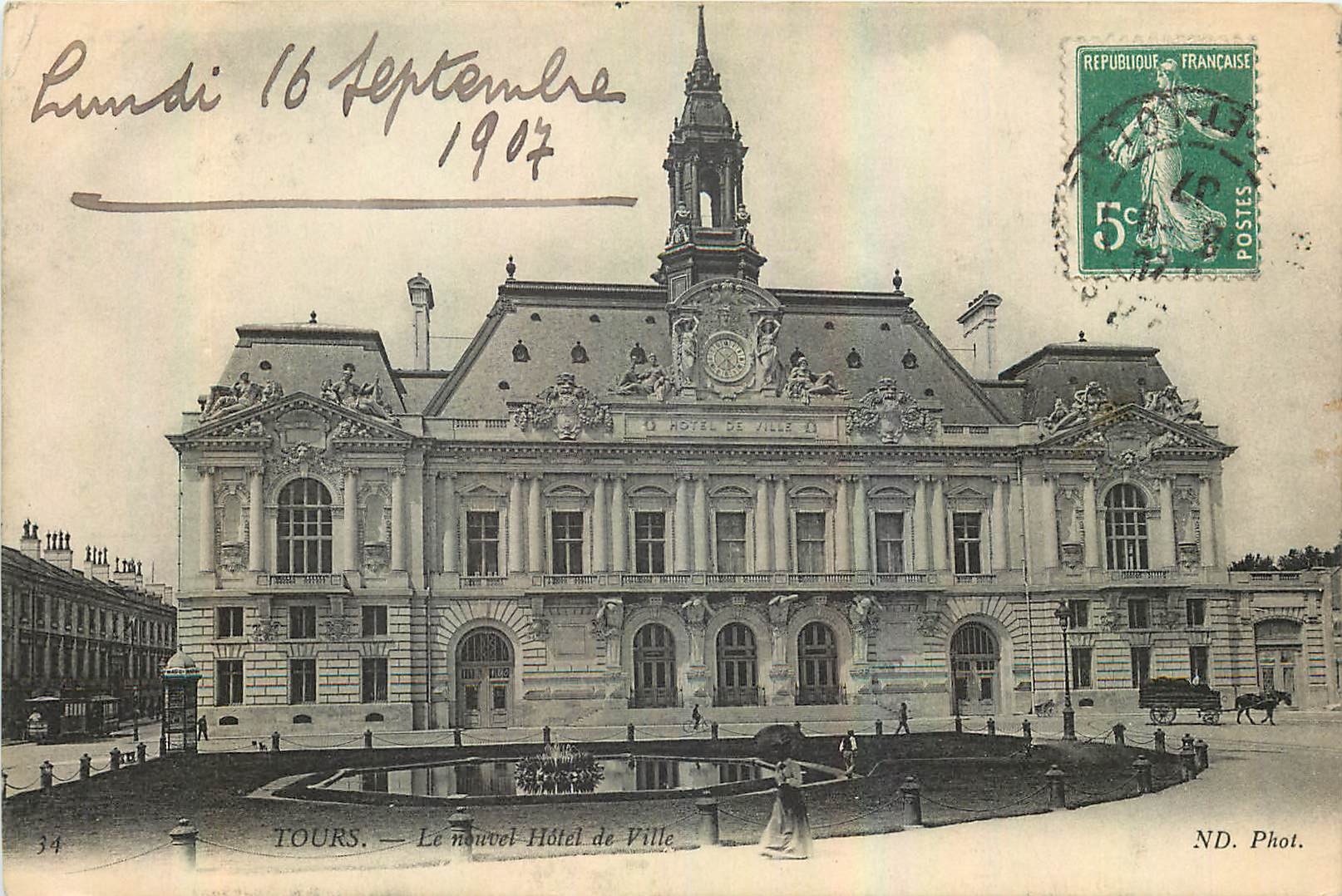 CPA Tours Le Nouvel Hotel de Ville 