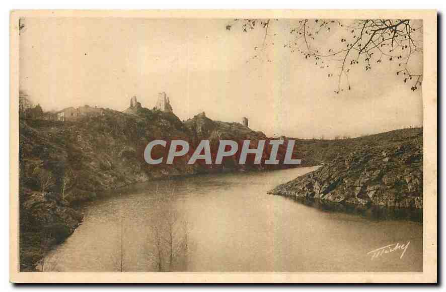 Crozant (Creuse) — Vue générale des Ruines — Château de Châteaureoux