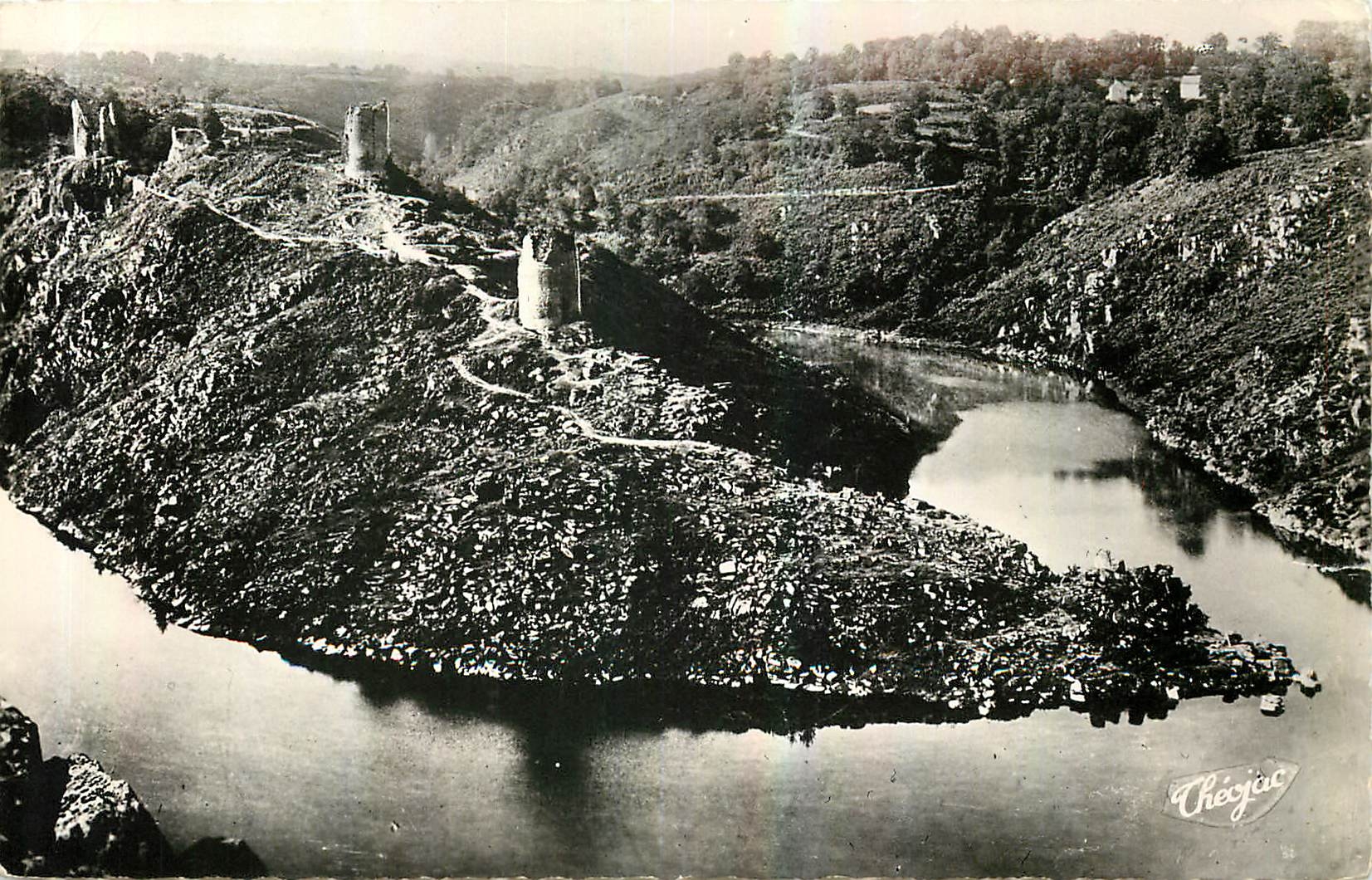 Ruines de Crozant — vue d'ensemble — Théojac