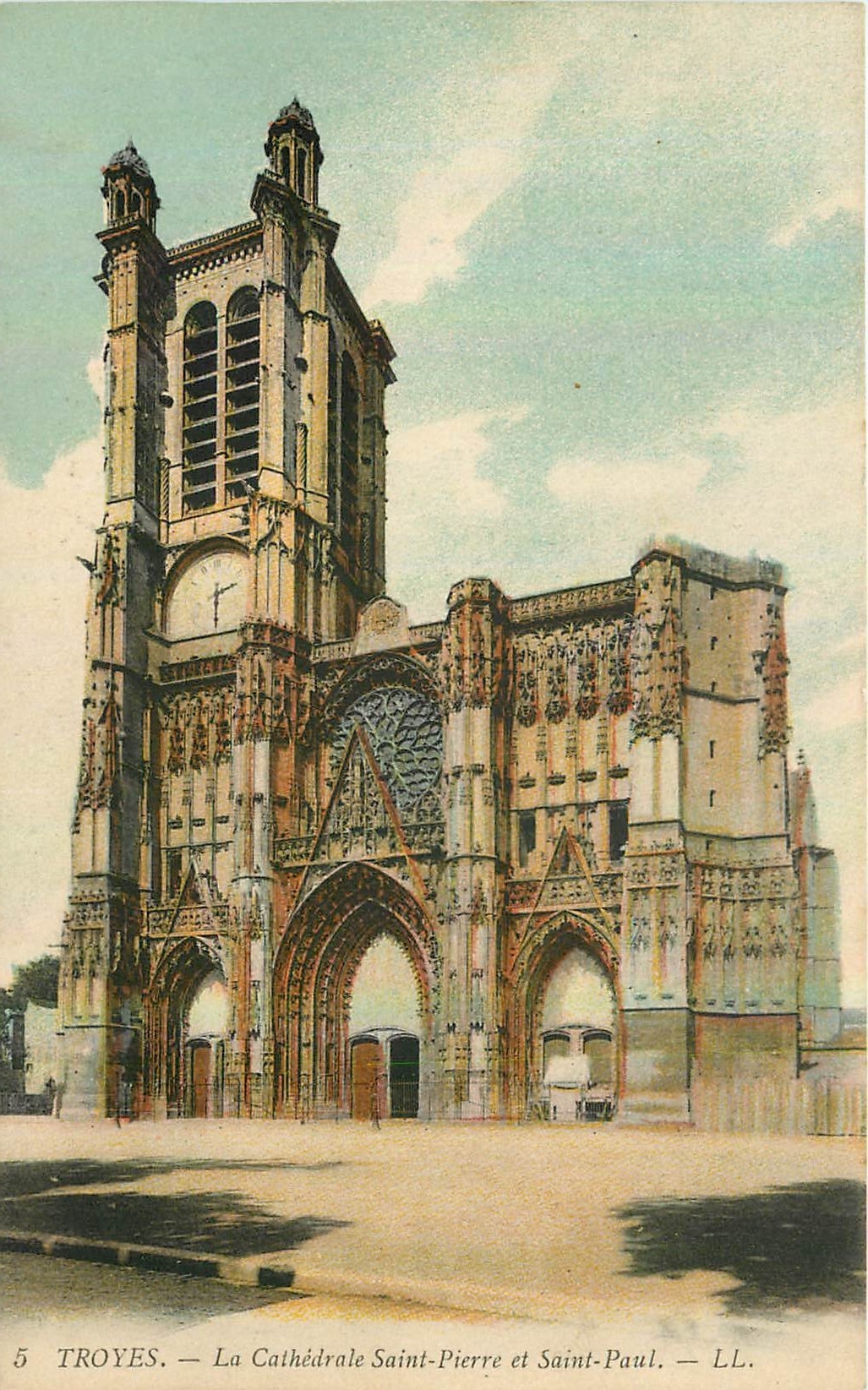 CPA Troyes La Cathedrale Saint Pierre et Saint Paul 