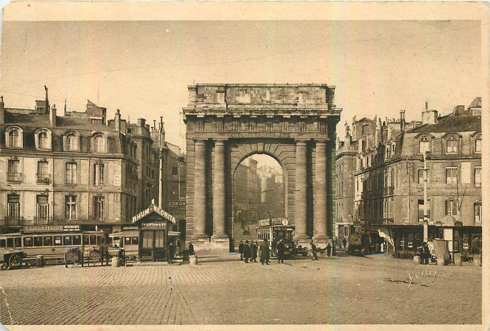CPA La Douce France Bordeaux Gironde Porte de Bourgogne