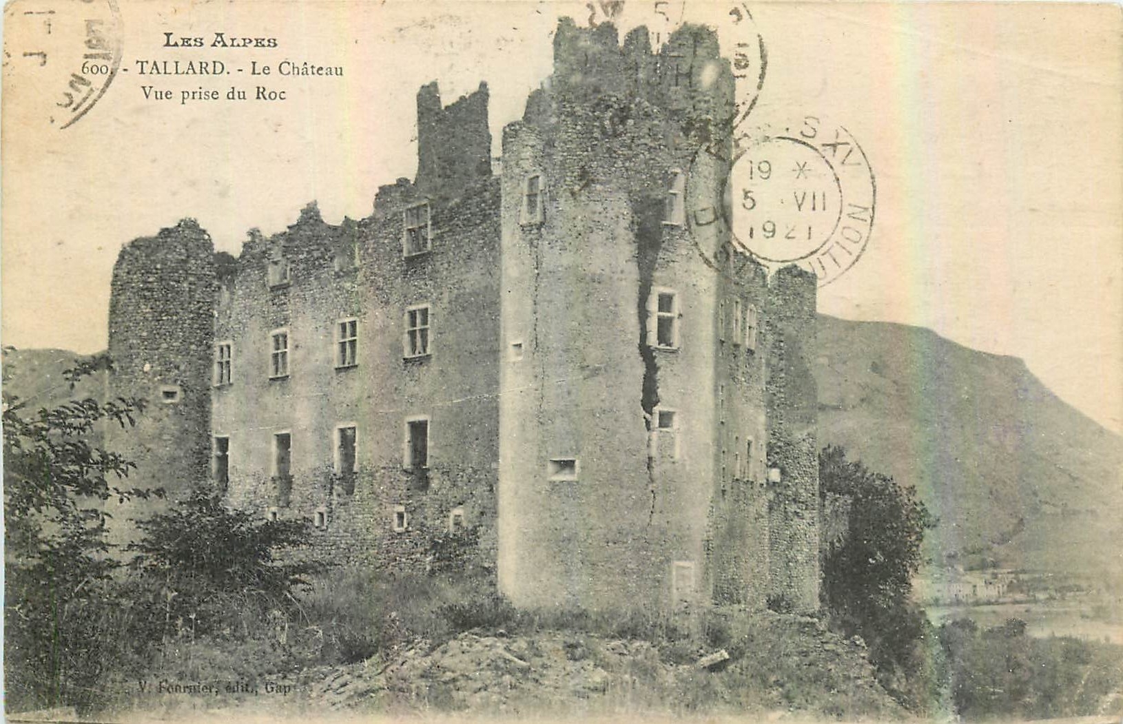 CPA Les Alpes Tallard Le Chateau Vue prise du Roc 