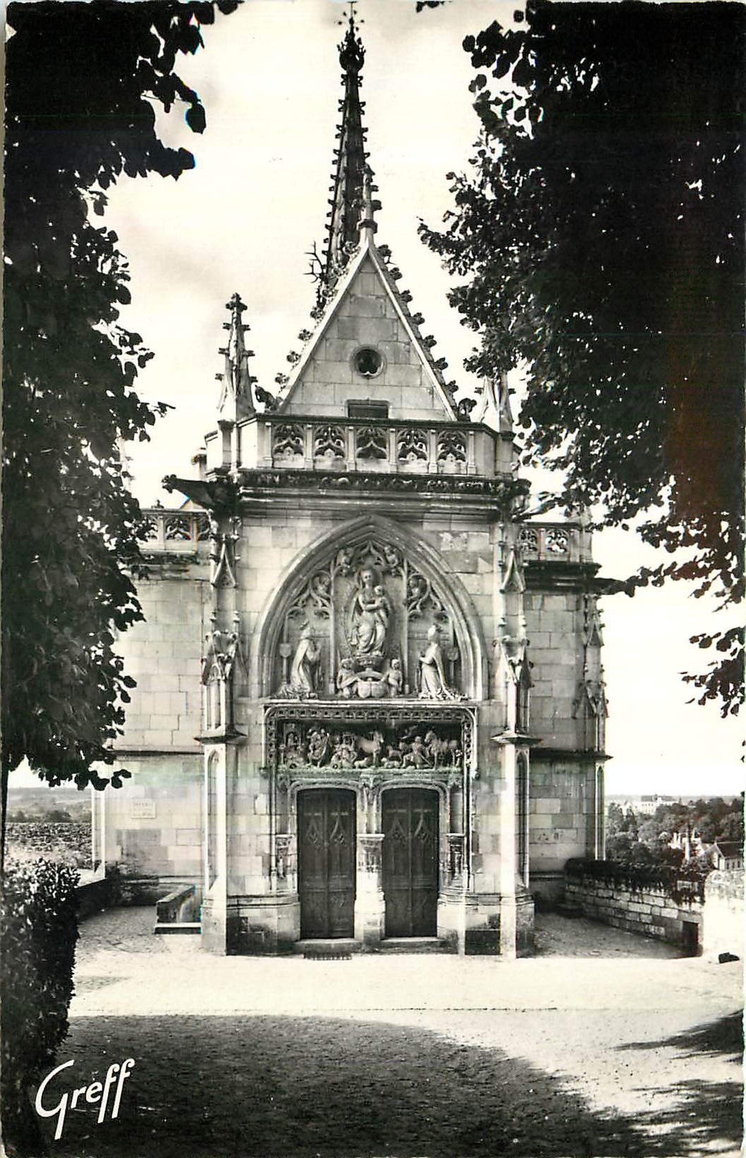 CPA En Touraine Chateau d'Amboise La Chapelle Saint Hubert 