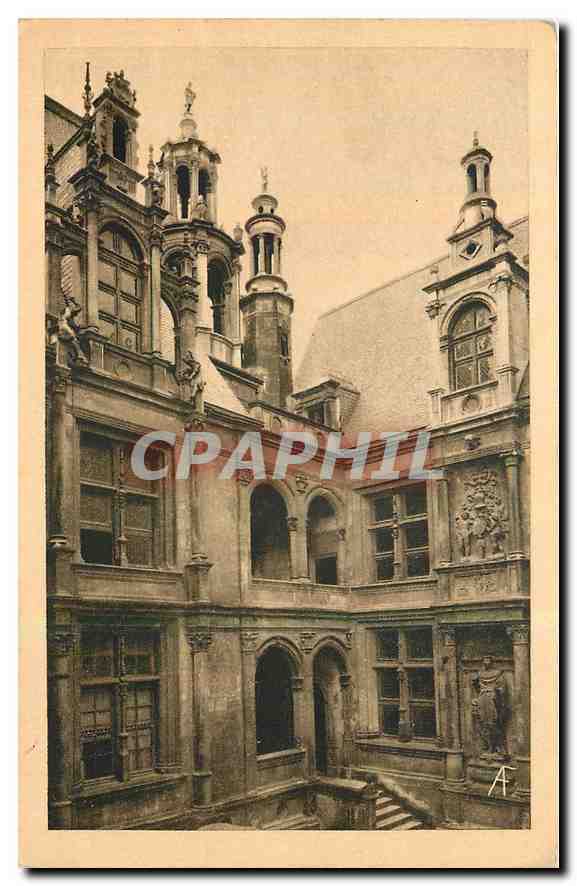 CPA Le Pays Normand Caen Cour de l'Hotel d'Escoville 