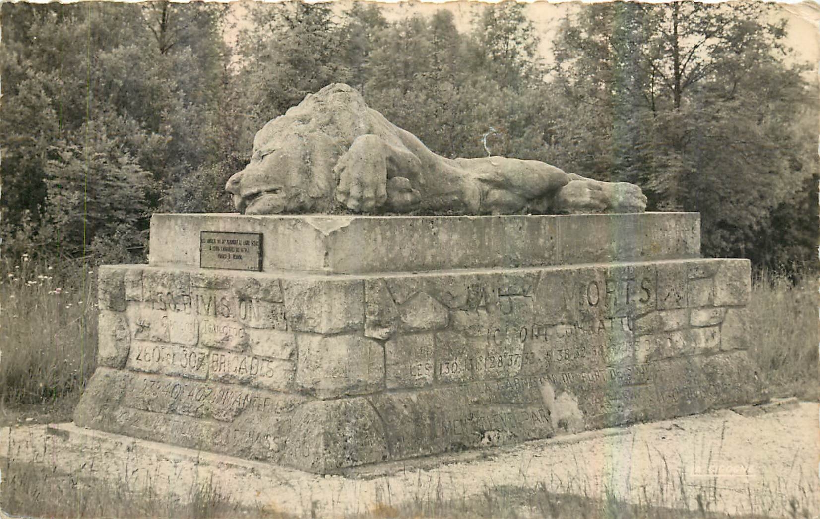CPA Verdun Meuse Champs de Bataille Monument de la Chapelle St Fine 
