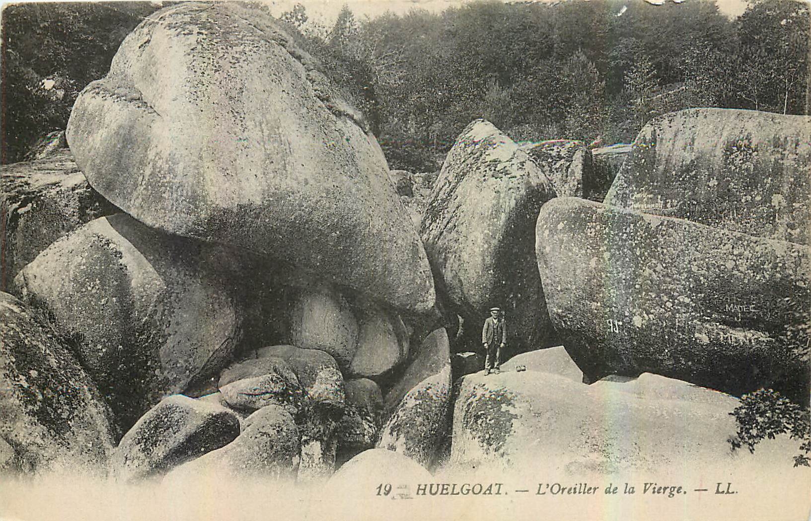 CPA Huelgoat l'Oreiller de la Vierge 