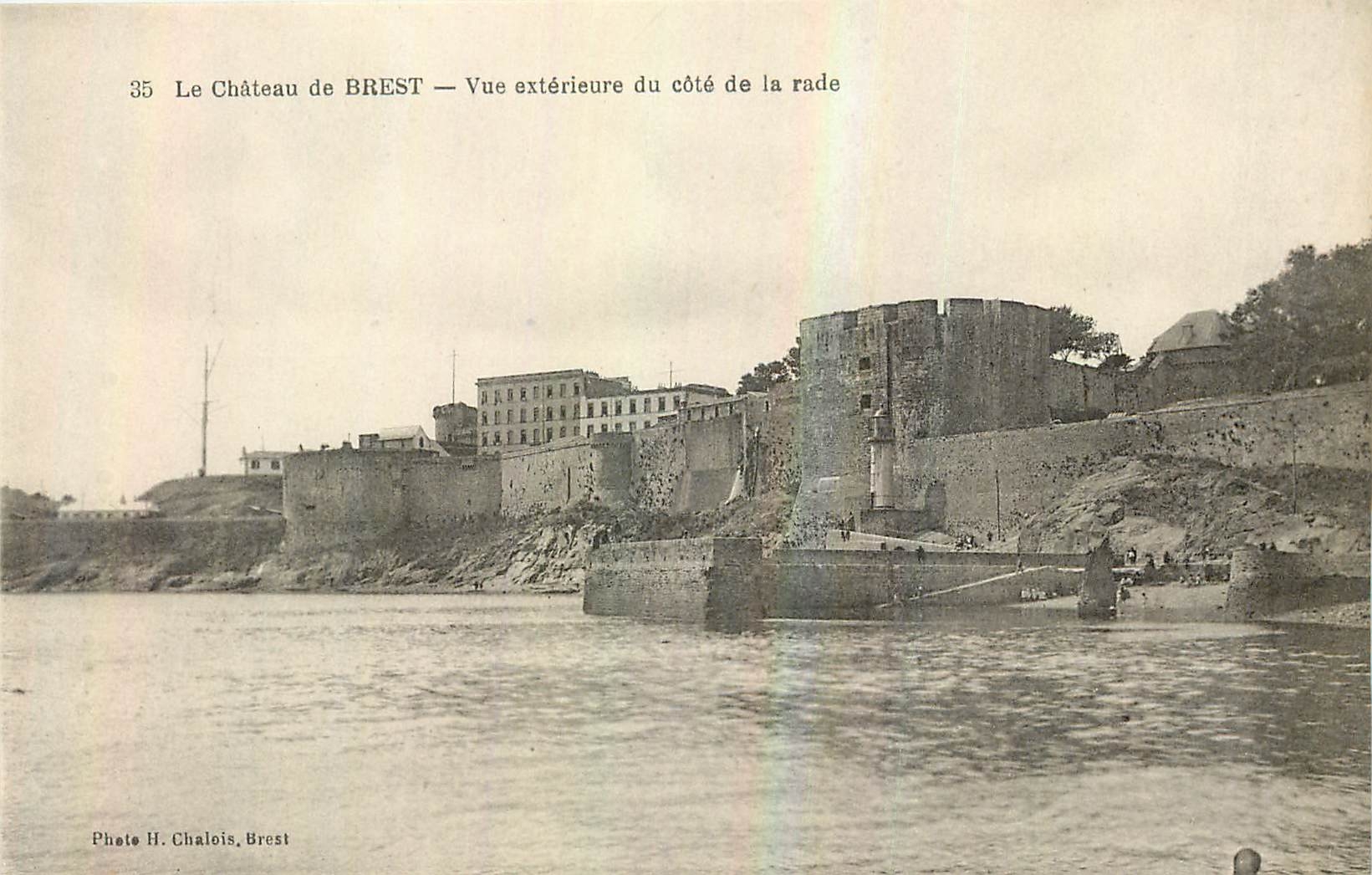 CPA Le Chateau de Brest vue exterieure du cote de la rade 