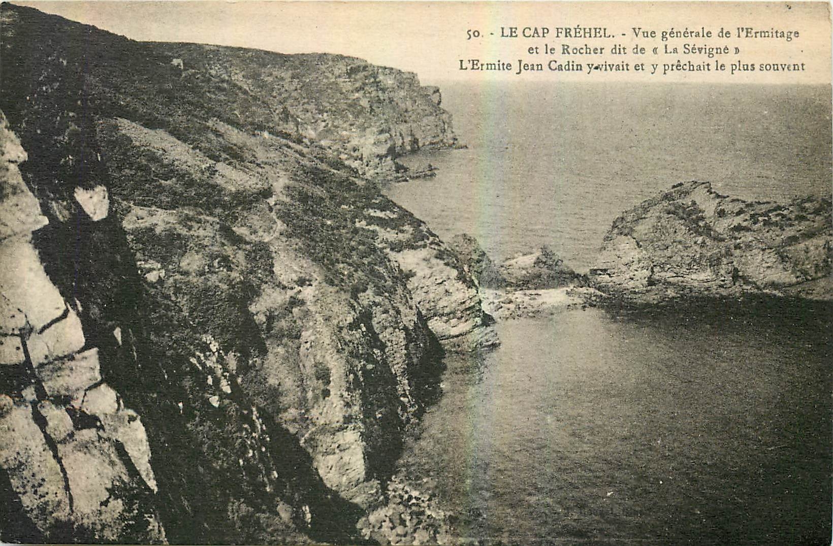 CPA Le Cap Frehel vue generale de l"Ermitage et le rocher dit de la Sevigne 